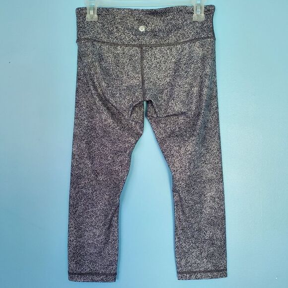 Lululemon Heathered Gray Athletic Capri Leggings - Picture 2 of 6